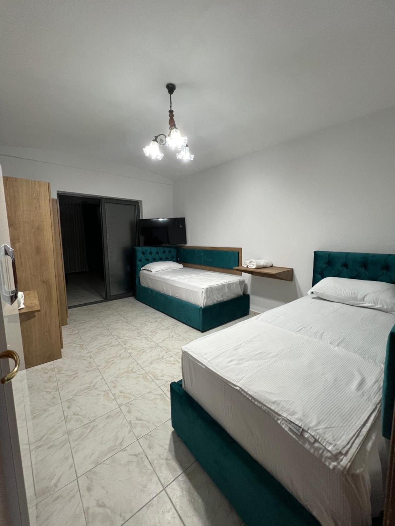 Sisterhood Hostel-Female Only Tirana Exterior photo