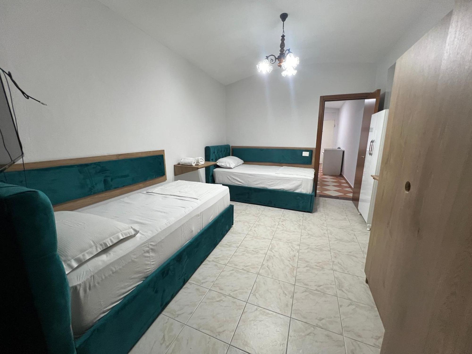Sisterhood Hostel-Female Only Tirana Exterior photo