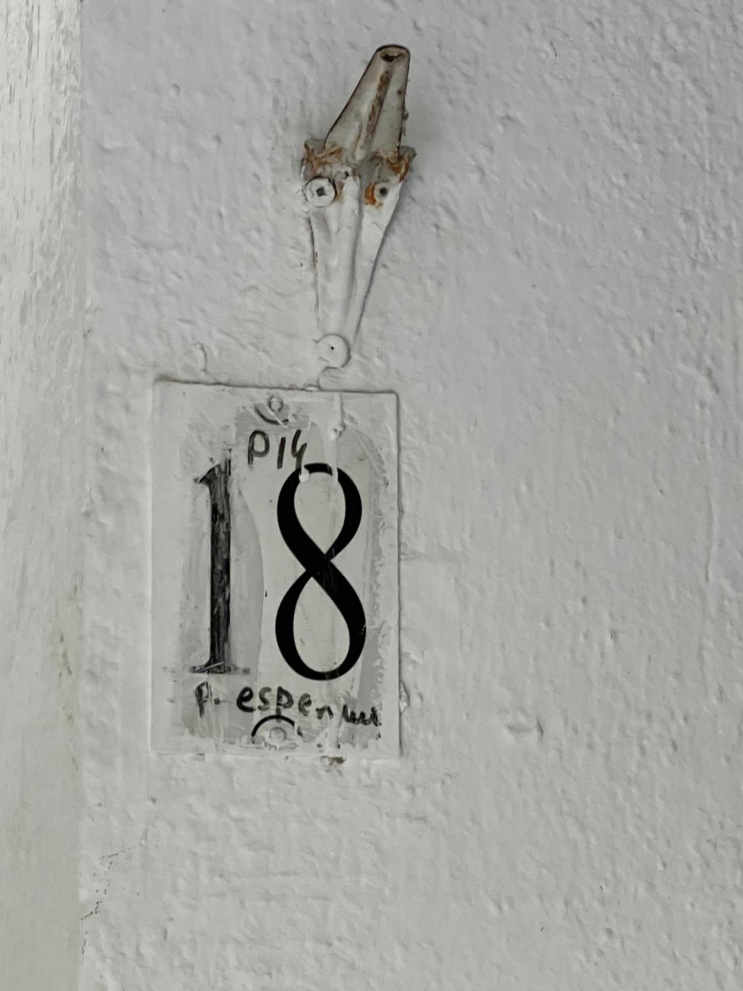 Sisterhood Hostel-Female Only Tirana Exterior photo
